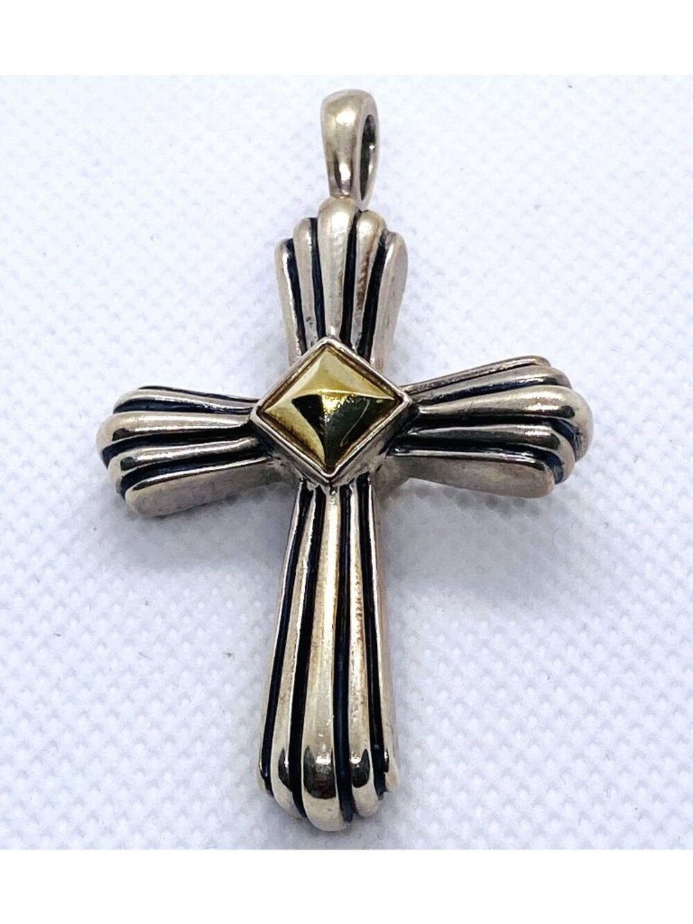Lagos Caviar Large Cross Sterling Silver 925 and 18k 750